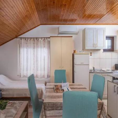 Apartmán Iva - *